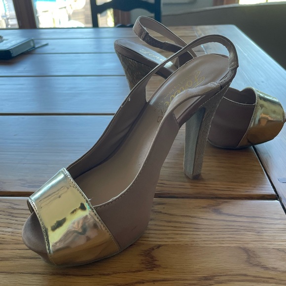 Shoes - Nude Heels with Gold Strap